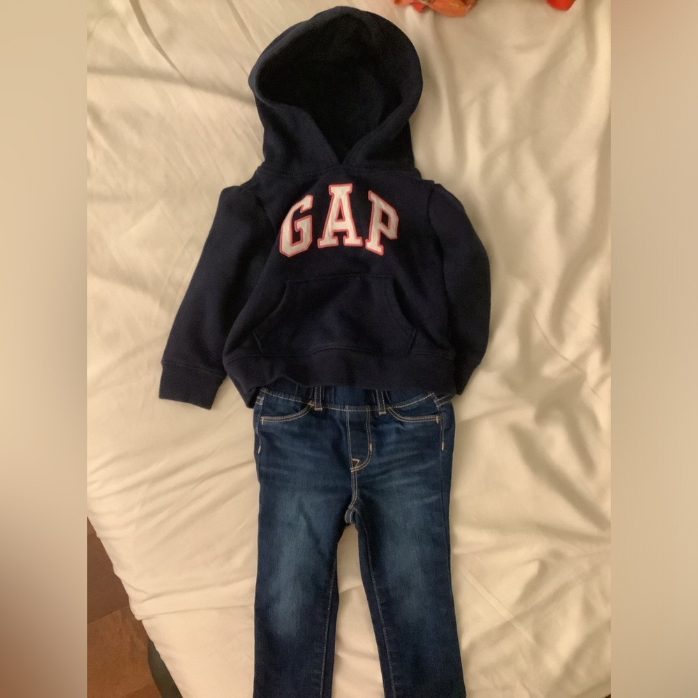 Baby gap toddler 2T blue jeans and hoodie set